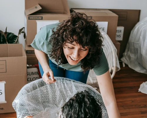 Lifestyle image representing how to make friends in a new city, local belonging, and starting over after moving.